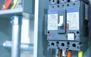 Schalter in einem Schaltschrank